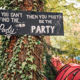 Munich Oktoberfest Accommodation Party Camping Experience: Münih'te bir otel