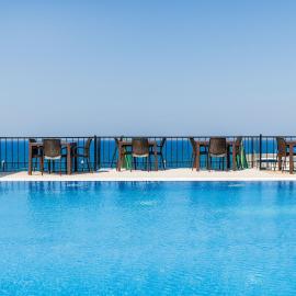 Olivia Palm Hotel، فندق في كيرينيا