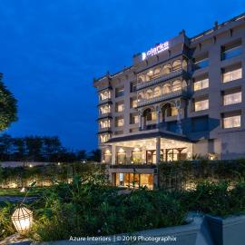 Clarks Inn Suites Raipur, מלון בראיפור