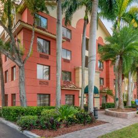 Best Western Plus Palm Beach Gardens Hotel & Suites and Conference Ct, hotel di Palm Beach Gardens