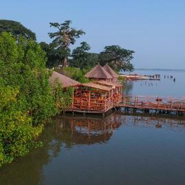 Bintang Bolong Lodge，賓當的飯店