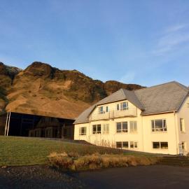 Guesthouse Carina, hotel v destinaci Vík