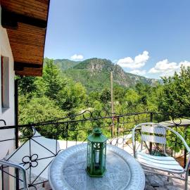 Herzegovina Lodges Boracko Jezero、コニツのホテル
