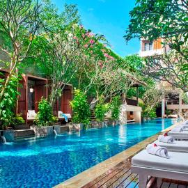 Jambuluwuk Oceano Seminyak Hotel、スミニャックのホテル