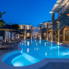 Zefi Hotel & Suites