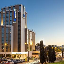 Radisson Blu Hotel Lisbon، فندق في لشبونة