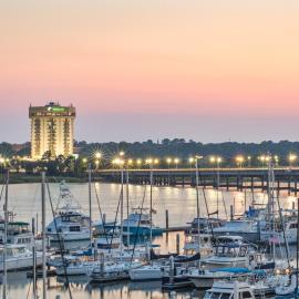 Holiday Inn Charleston-Riverview by IHG โรงแรมในชาร์ลสตัน