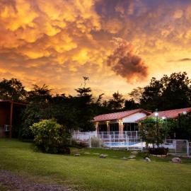 Vista Alegre Natural Resort - Bungalows، فندق في Independencia