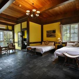 Provence Rose Lodge, hotel Zsenajban