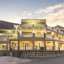 Clarens में, होटल Mont d'Or Hotel Clarens, Cork Tree Collection