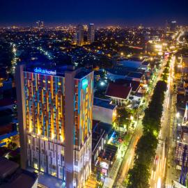 Deka Hotel Surabaya HR Muhammad, hotel in Surabaya