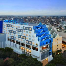 Novotel Suites Yogyakarta Malioboro، فندق في يوغياكارتا