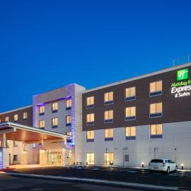 Holiday Inn Express & Suites - Medford by IHG, hotel en Medford