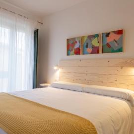 Hotel 3 Arcs, отель в городе Бесалу