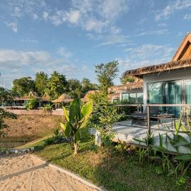 The Sanctuary Nam Ngum Beach Resort, hotel Vang Viengben