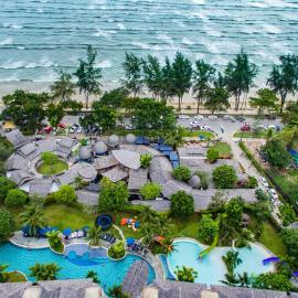 Holiday Ao Nang Beach Resort, Krabi, hotel em Praia de Ao Nang