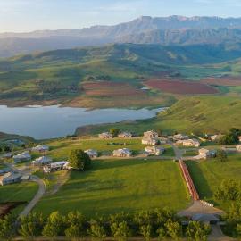 Cayley Mountain Resort, Hotel in Champagne Valley