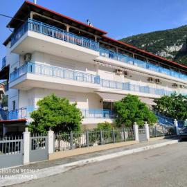 Hotel Dellis, hotel u gradu Kamena Vurla