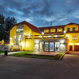 Wellness Pension AniLife, отель в городе Číměř