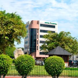 Hotel Castell - Cerca Del Aeropuerto, hotell i Guayaquil
