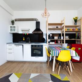 Colorful & Cozy Condo, hotel v Kluži
