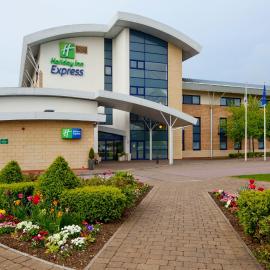 Holiday Inn Express Northampton - South by IHG, Hotel in Northampton