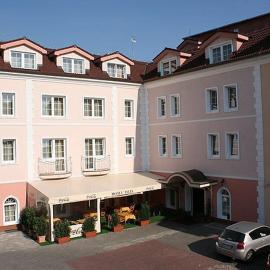 Hotel Tilia, khách sạn ở Pezinok