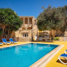 Razzett Ghasri, hotel a Għasri