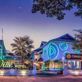 Oxville Hotel，巴東的飯店