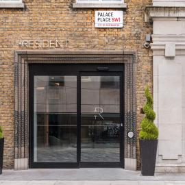 The Resident Victoria, hotel in London