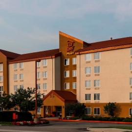 Red Roof Inn PLUS Long Island - Garden City, hotell i Westbury
