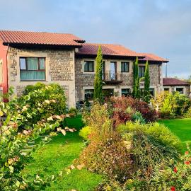 La Fuentona de Santillana, Hotel in Vispieres