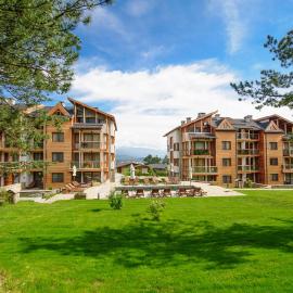 Pirin Golf & Country Club Apartment Complex, hotel en Bansko