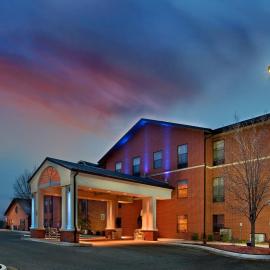 Holiday Inn Express & Suites Batesville by IHG, hotel en Batesville