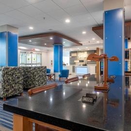 Holiday Inn Express & Suites - Staunton by IHG, hotel en Staunton
