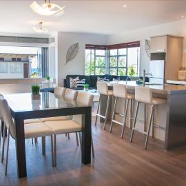 The Condo On The Beach - Onetangi - Luxury at The Sands by Waiheke Unlimited, hotel em Onetangi
