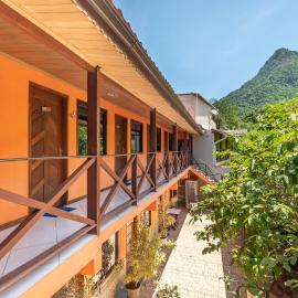 Hospedagem Cantinho Da Vitoria, hotel u gradu 'Abraão'