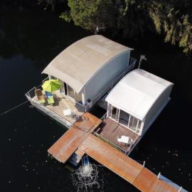 Floating House Embé Experience, hotel em Castel Volturno