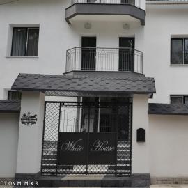 White House Apart Hotel, hotelli kohteessa Bălţi
