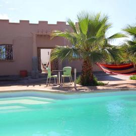 Maison d hôtes Bungalow Villa Hammam Bien-être et Piscine, hotelli kohteessa Agadir