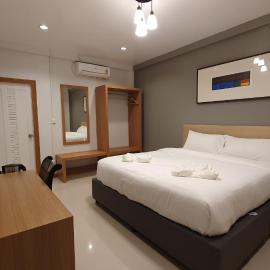 โรงแรมอินทราเพลส, hotel i Sakon Nakhon