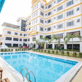 Siddhartha Hotel Grand City, hotel u gradu 'Birtamod'