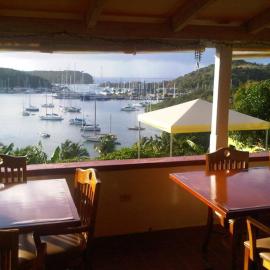 The Ocean Inn Antigua، فندق في إنغليش هاربور تاون