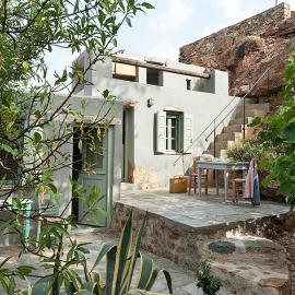 Nature Eco Living Serifos، فندق في ليفاديون