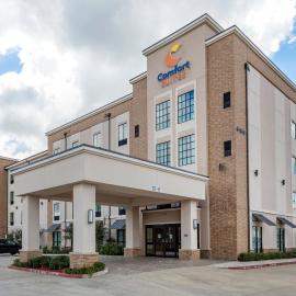 Comfort Suites Near Sam Houston Race Park，休斯頓的飯店