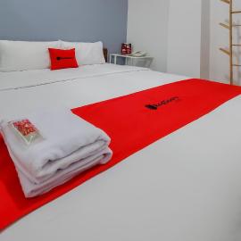 RedDoorz Plus @ Batutulis Bogor, hotel v destinácii Bogor