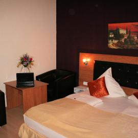 Hotel Drei Kronen, מלון בדורטמונד