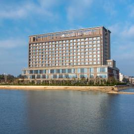 Golden Lake Hotel, khách sạn ở Kim Hồ