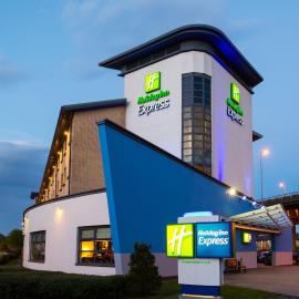 Holiday Inn Express Glasgow Airport by IHG, готель у місті Пейслі