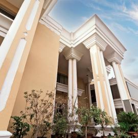 Hotel One Tariq Road Multan, хотел в Мултан